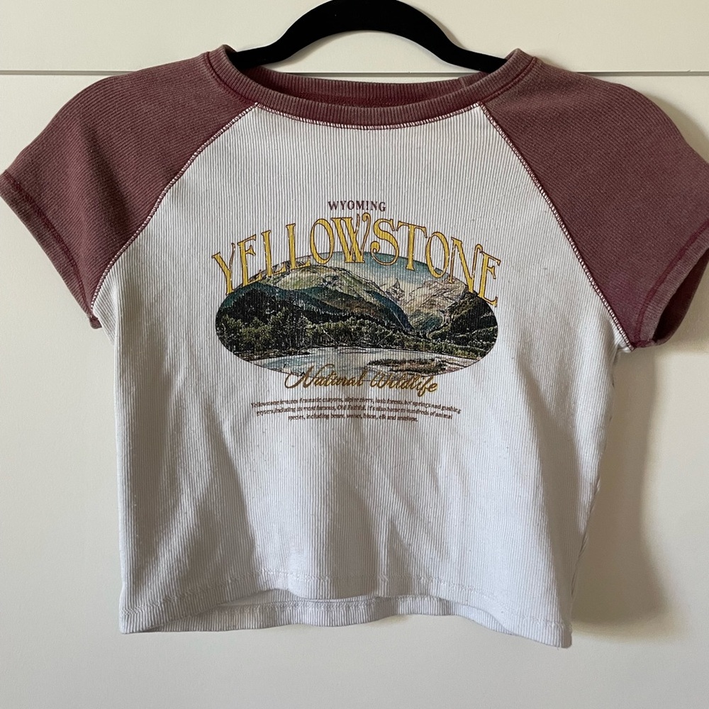 Wyoming Yellowstone Graphic Crop Top